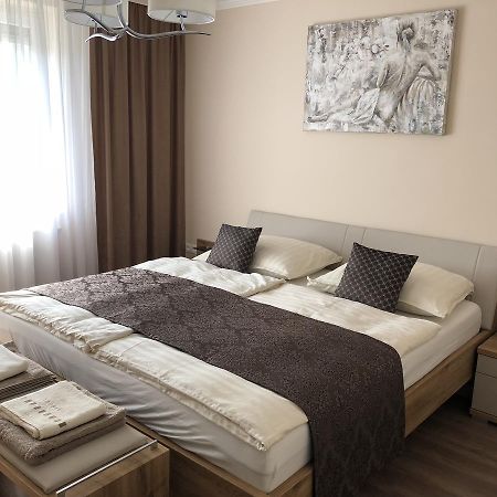 Leiner Apartman Heviz Bagian luar foto