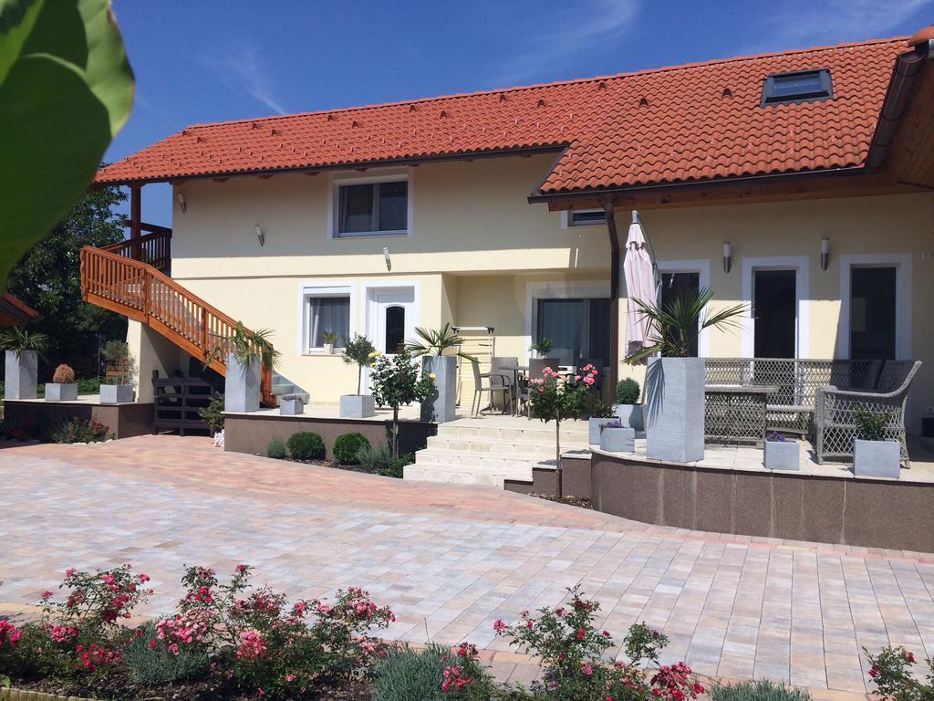 Leiner Apartman Heviz Ruang foto
