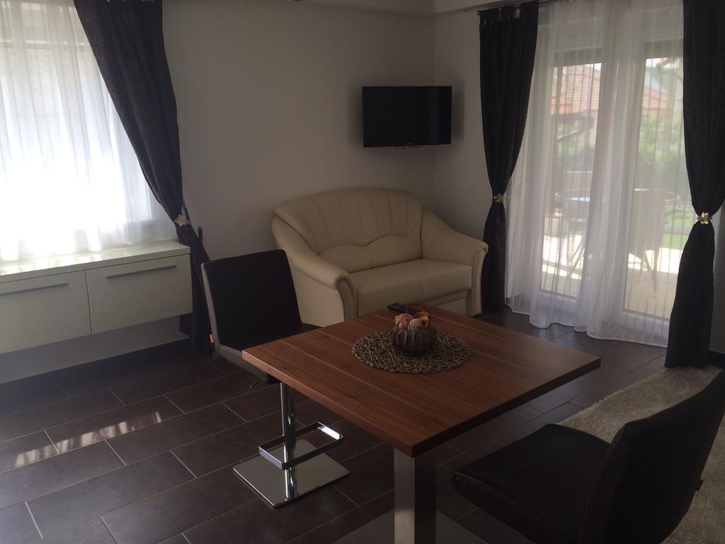 Leiner Apartman Heviz Ruang foto