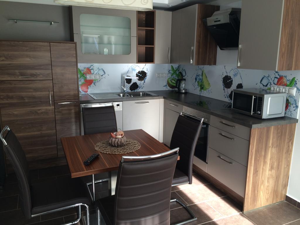Leiner Apartman Heviz Bagian luar foto