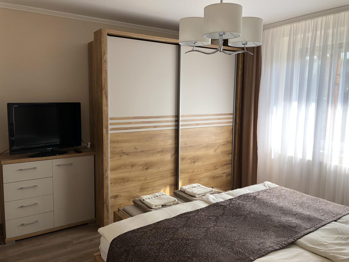 Leiner Apartman Heviz Bagian luar foto